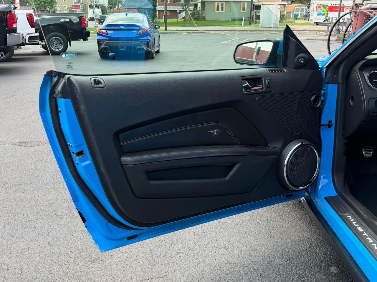 Used 2010 Ford Mustang GT Premium RWD image 15