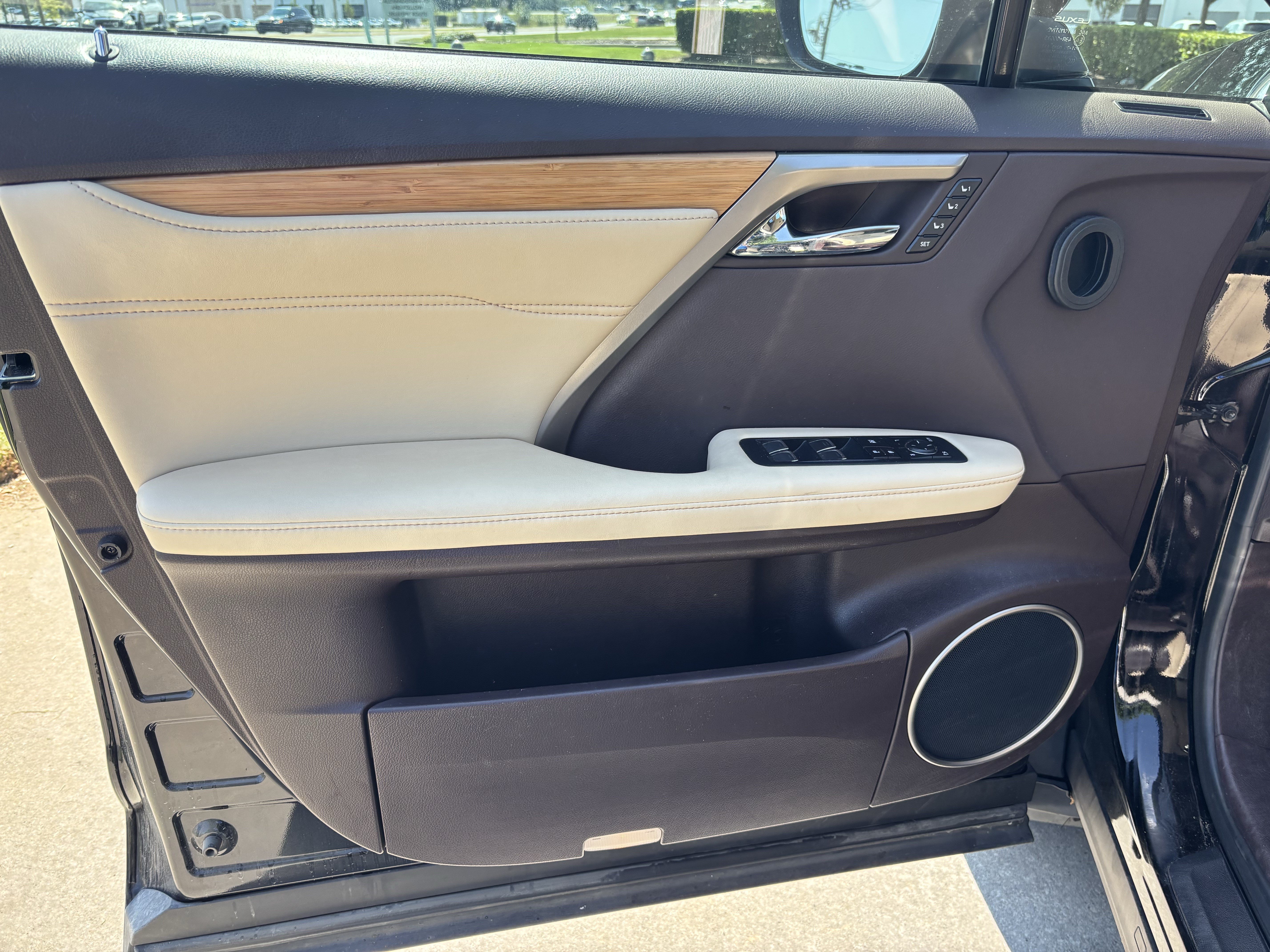 Used 2019 Lexus RX 350L AWD image 14