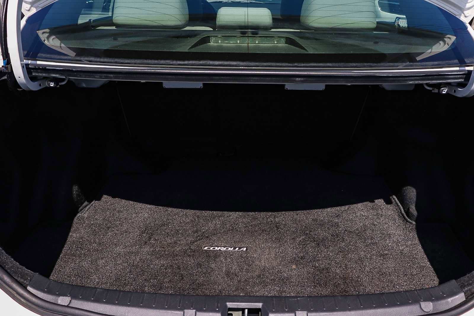 Used 2011 Toyota Corolla L image 26