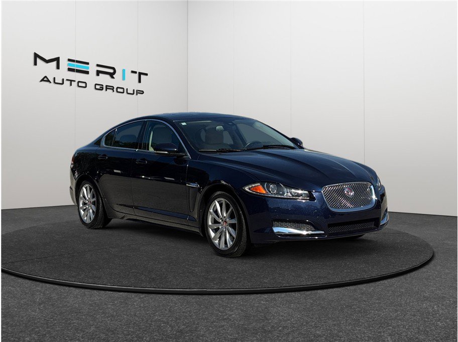 Used 2015 Jaguar XF Premium image 1