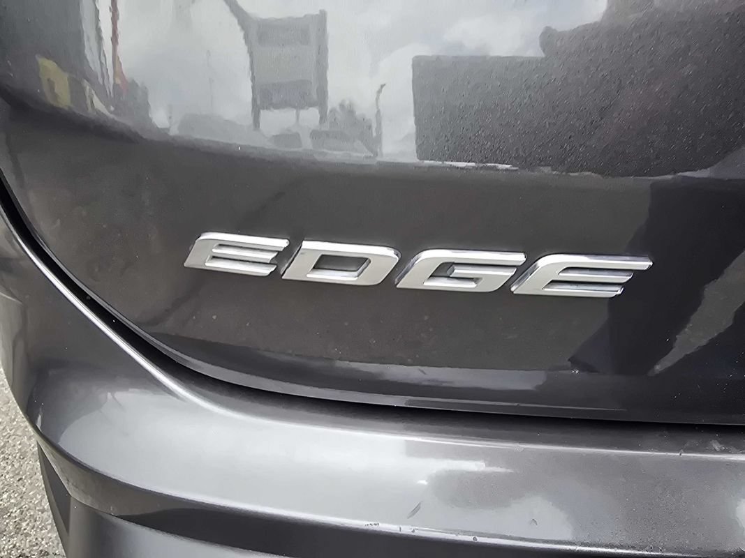 Used 2020 Ford Edge SE AWD/4WD image 16
