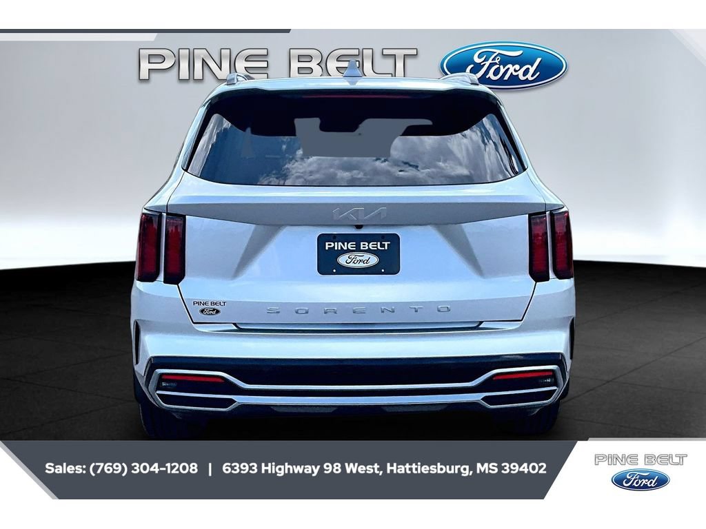 Used 2022 Kia Sorento S w/ Panoramic Sunroof Package FWD image 4