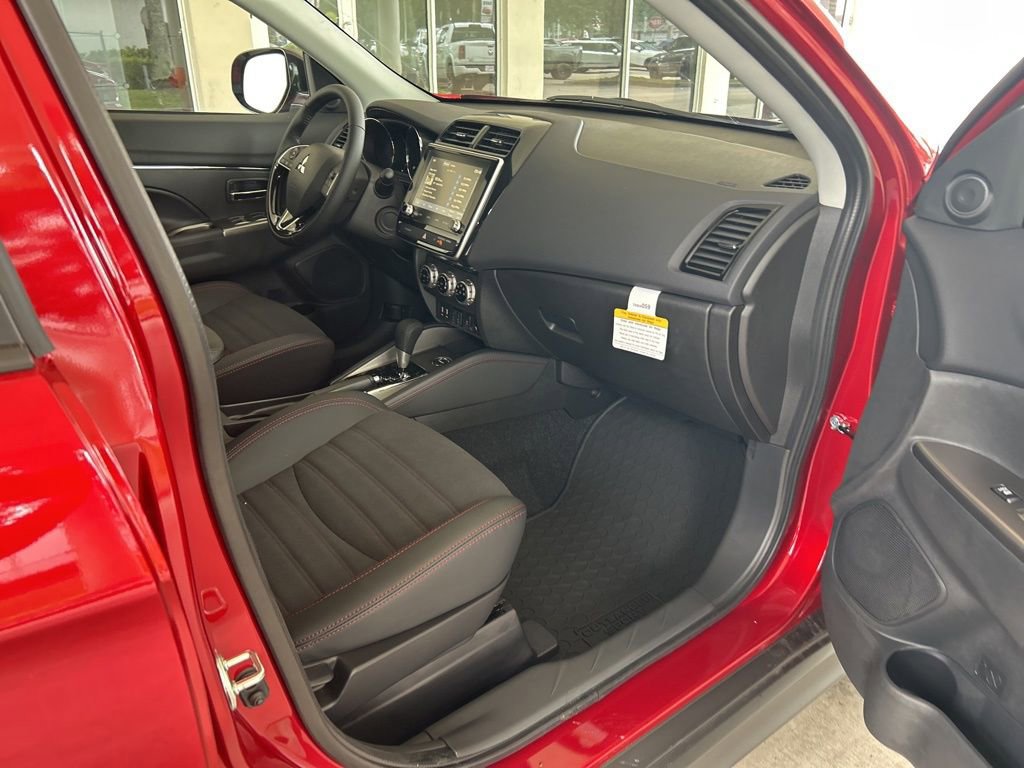 New 2025 Mitsubishi Outlander Sport SE image 22