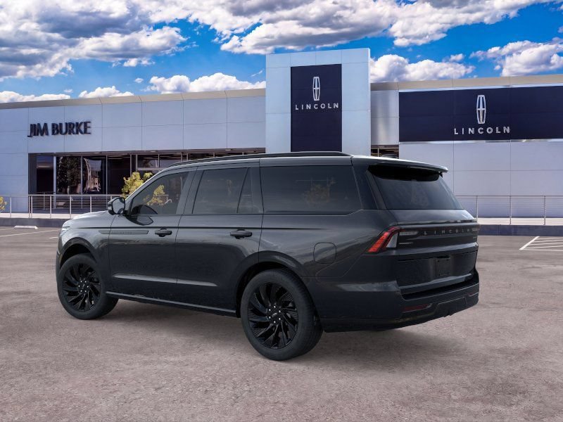 New 2026 Lincoln Navigator Reserve w/ Jet Appearance Package AWD/4WD image 4
