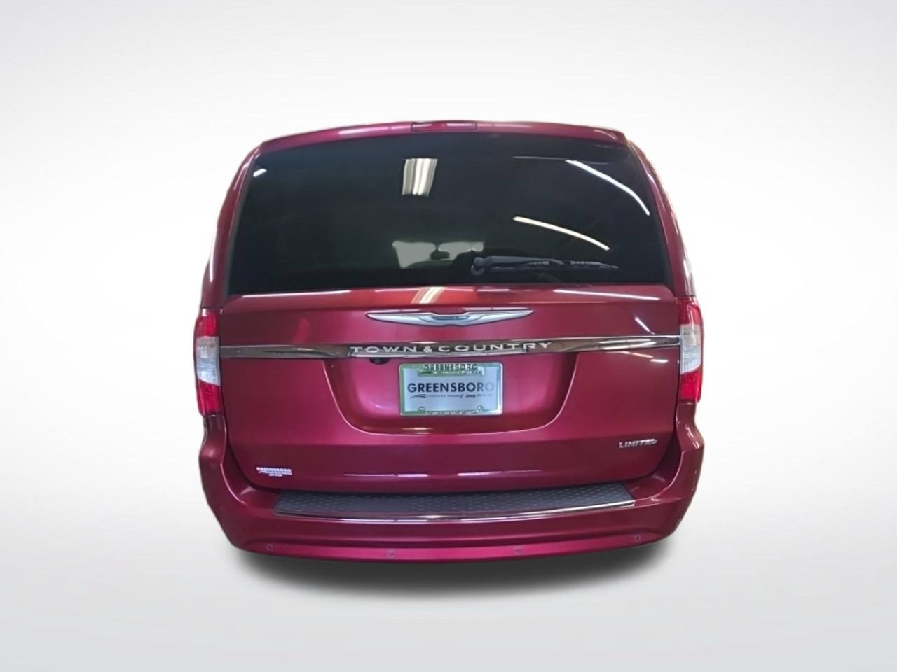 Used 2015 Chrysler Town & Country Limited Platinum FWD image 4
