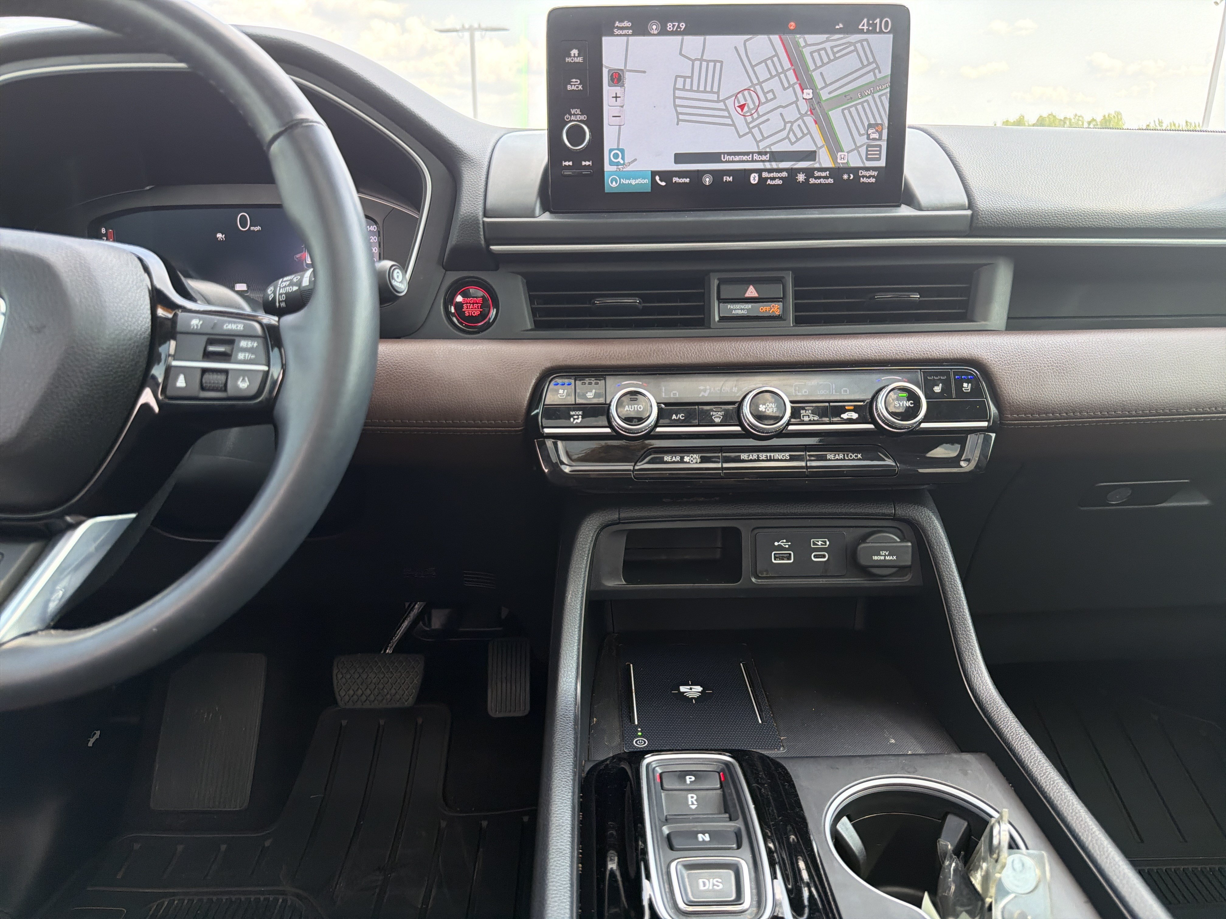 Used 2025 Honda Pilot Elite image 30