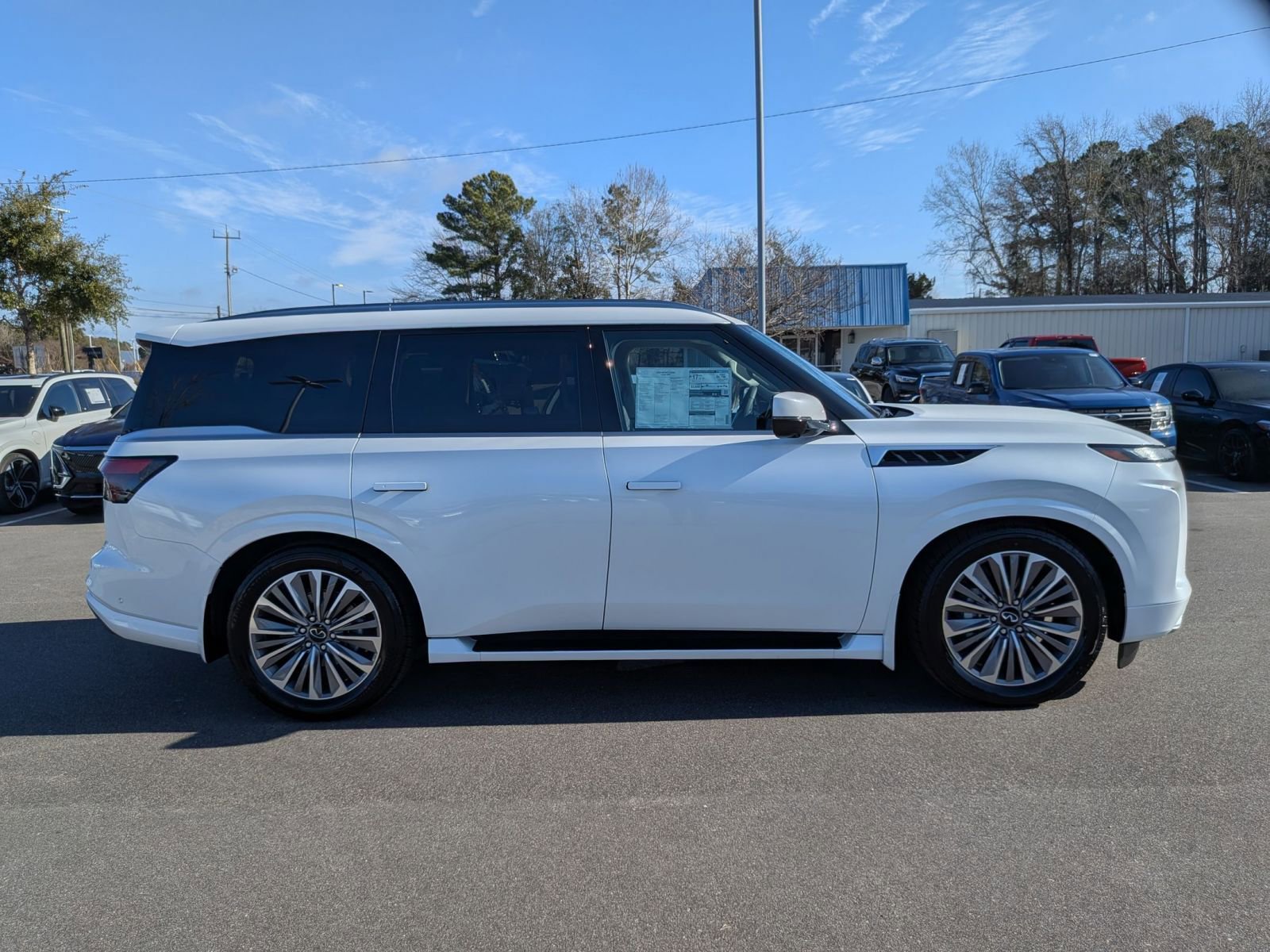New 2026 INFINITI QX80 Luxe w/ Cargo Package image 2