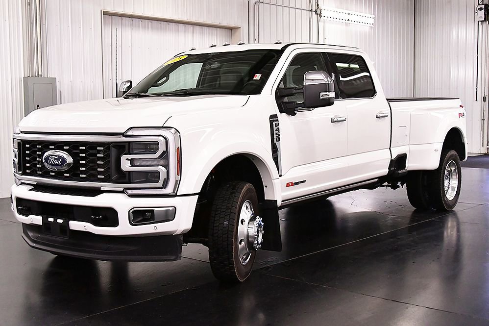 Used 2025 Ford F450 Platinum w/ Platinum Plus Package AWD/4WD image 3