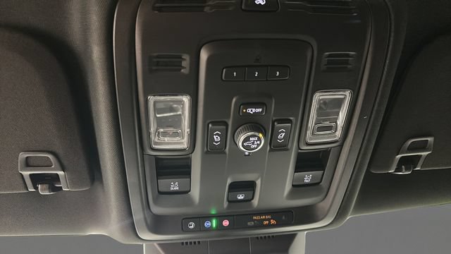 Used 2022 Cadillac Escalade Sport w/ LPO, ONYX Package AWD/4WD image 24