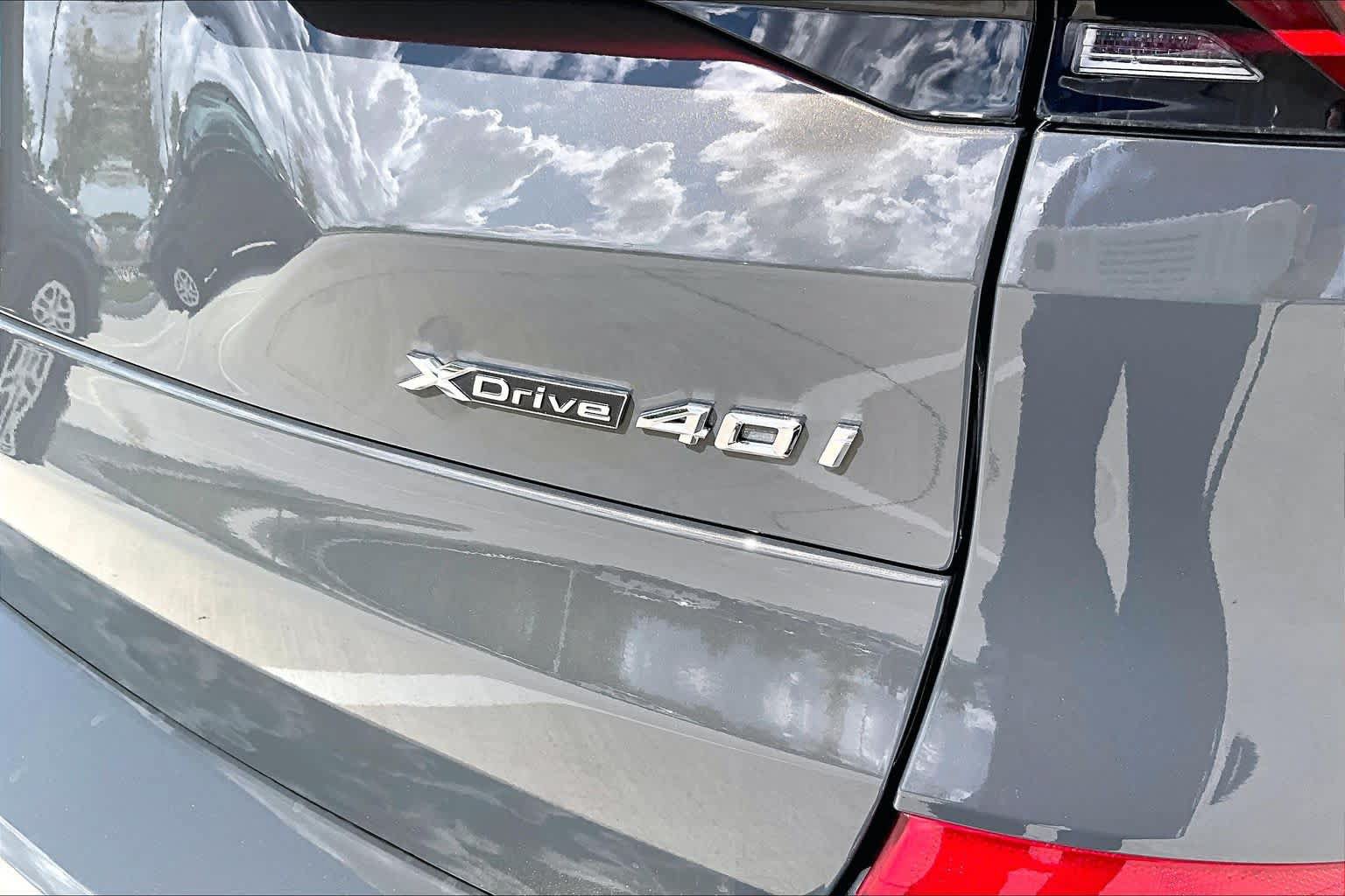 Used 2026 BMW X5 xDrive40i w/ M Sport Package AWD/4WD image 9