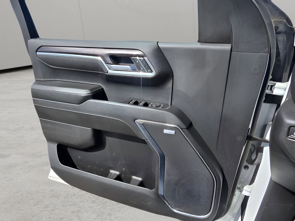 Used 2024 Chevrolet Silverado 1500 LTZ image 17