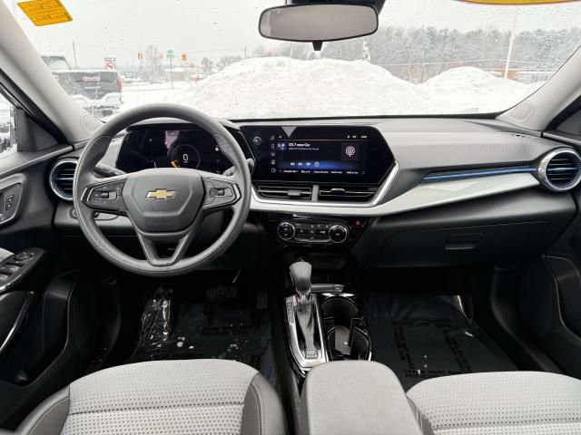 Used 2025 Chevrolet Trax LT image 14
