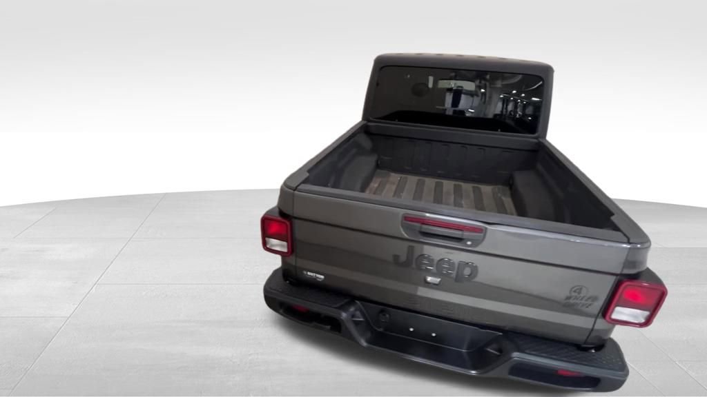 Used 2022 Jeep Gladiator Sport image 8