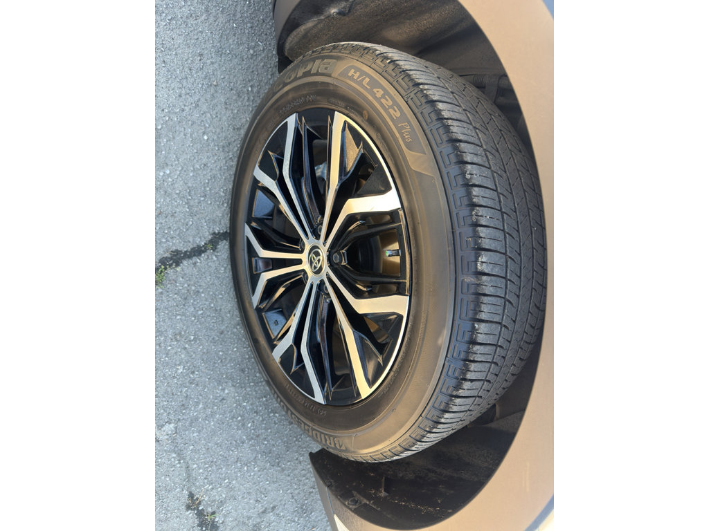 Used 2023 Toyota Crown Limited image 23