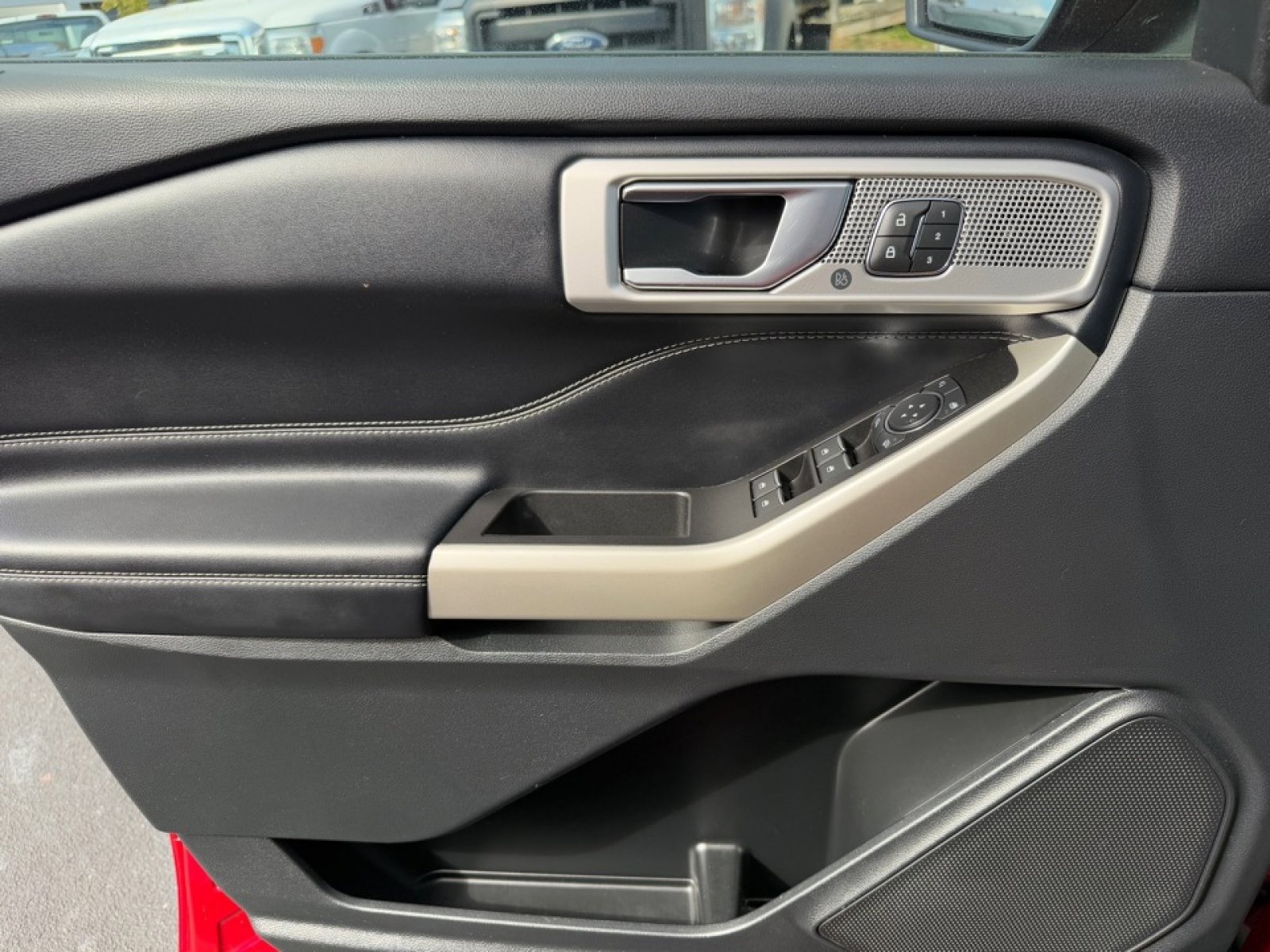 Used 2021 Ford Explorer Limited image 41