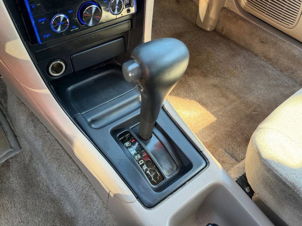 Used 1997 Nissan Altima XE image 14