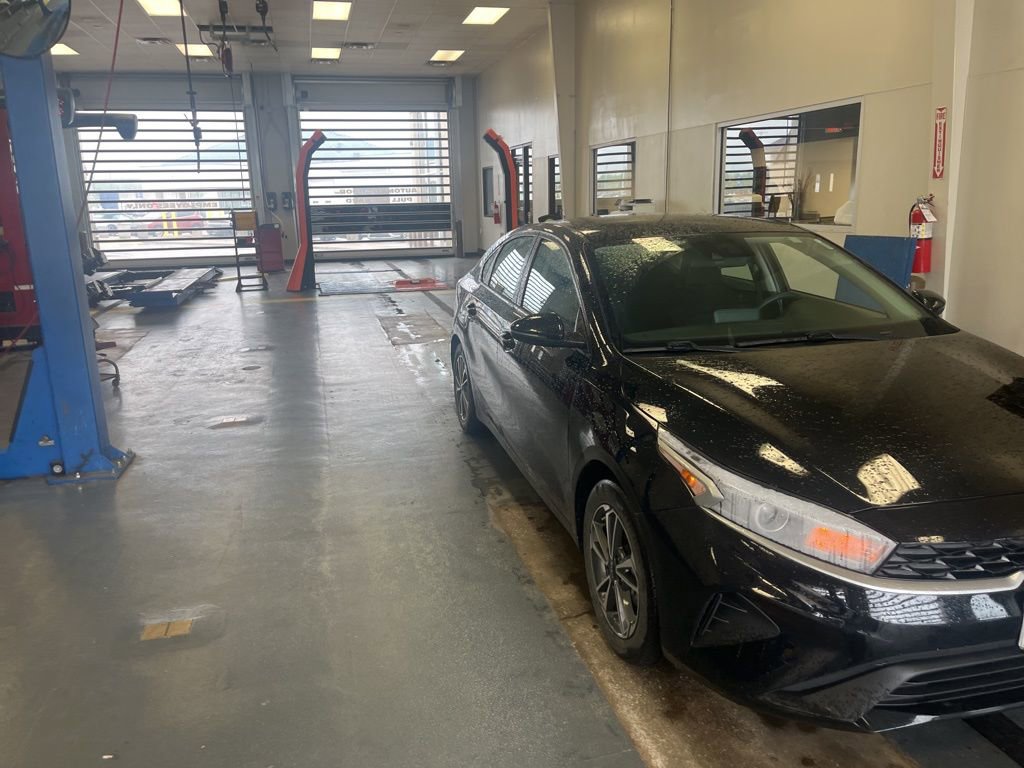 Used 2023 Kia Forte LXS w/ LXS Technology Package FWD image 1