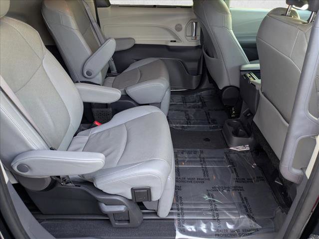 Used 2024 Toyota Sienna Limited image 22