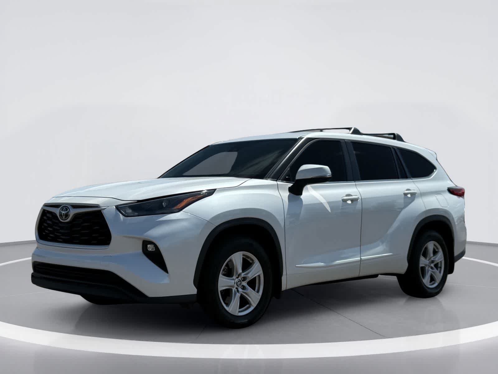 Used 2023 Toyota Highlander LE AWD/4WD video 2