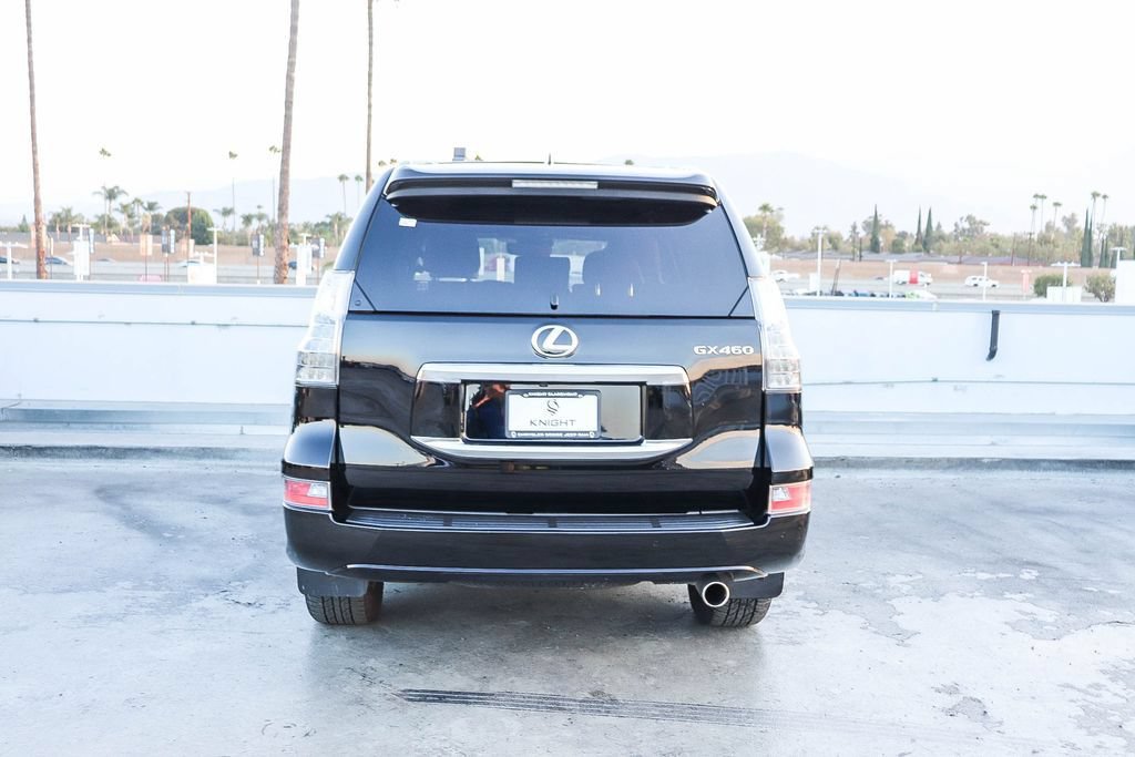 Used 2022 Lexus GX 460 Premium w/ Premium Package AWD/4WD image 8