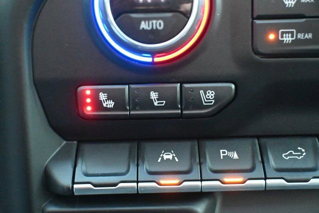 Used 2022 Chevrolet Silverado 1500 High Country w/ Technology Package image 31