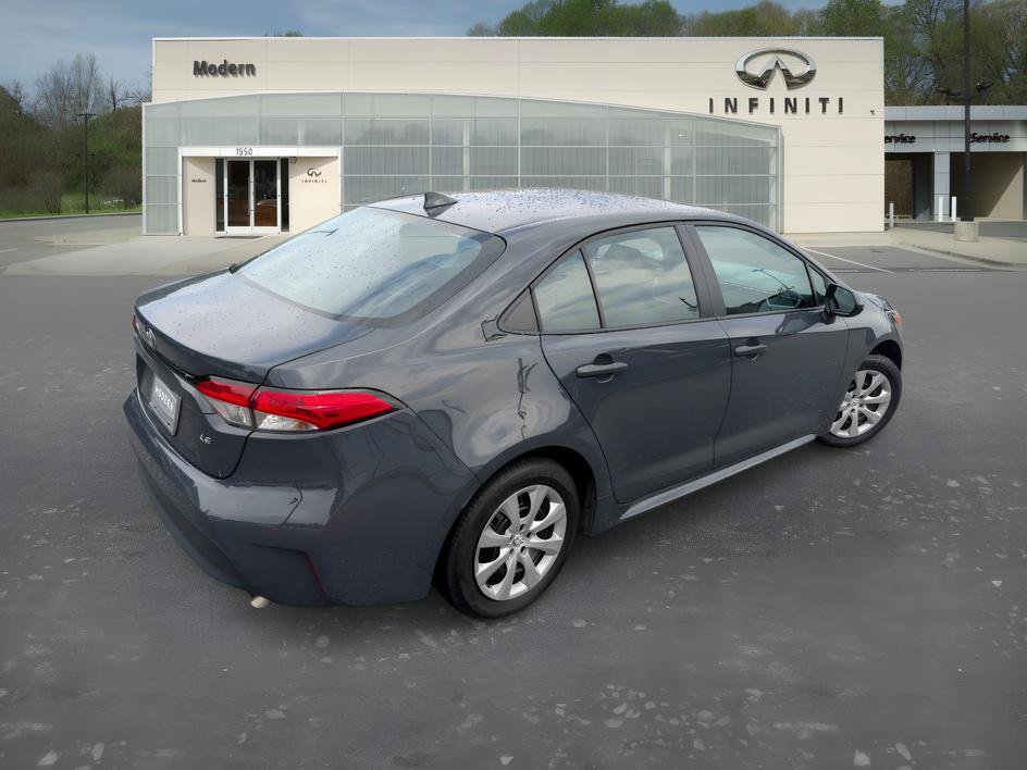 Used 2025 Toyota Corolla LE FWD image 4