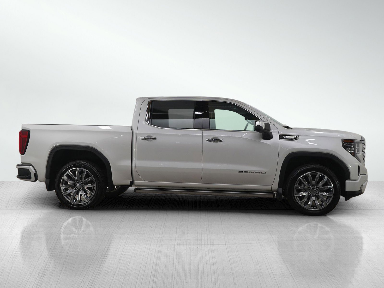 Used 2025 GMC Sierra 1500 Denali w/ Denali Reserve Package image 6