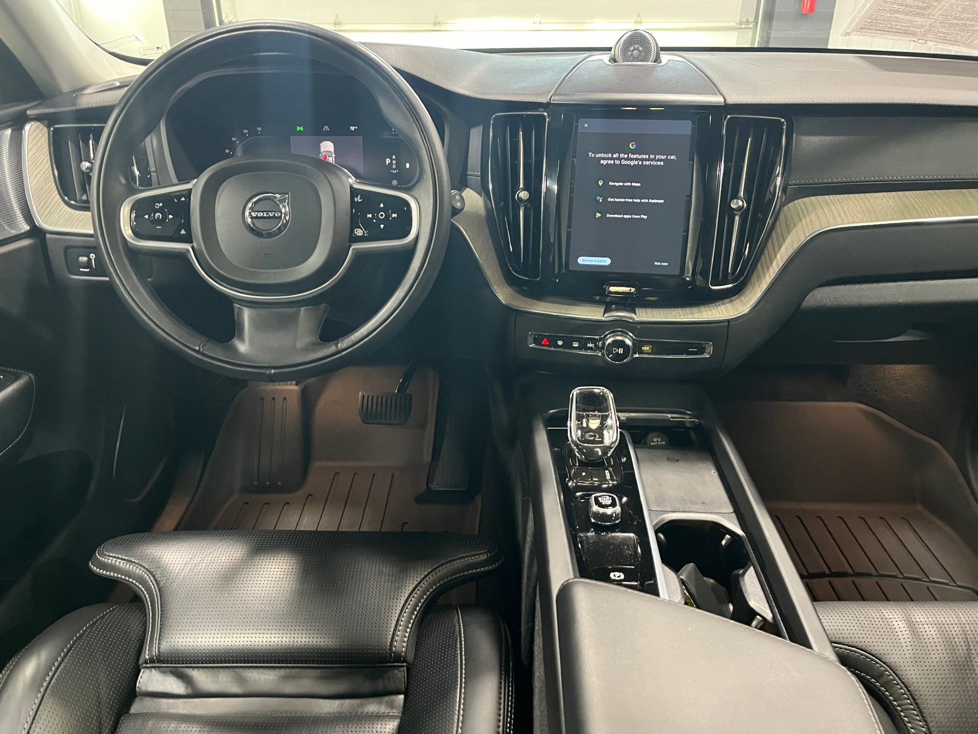 Used 2022 Volvo XC60 B5 Inscription image 12