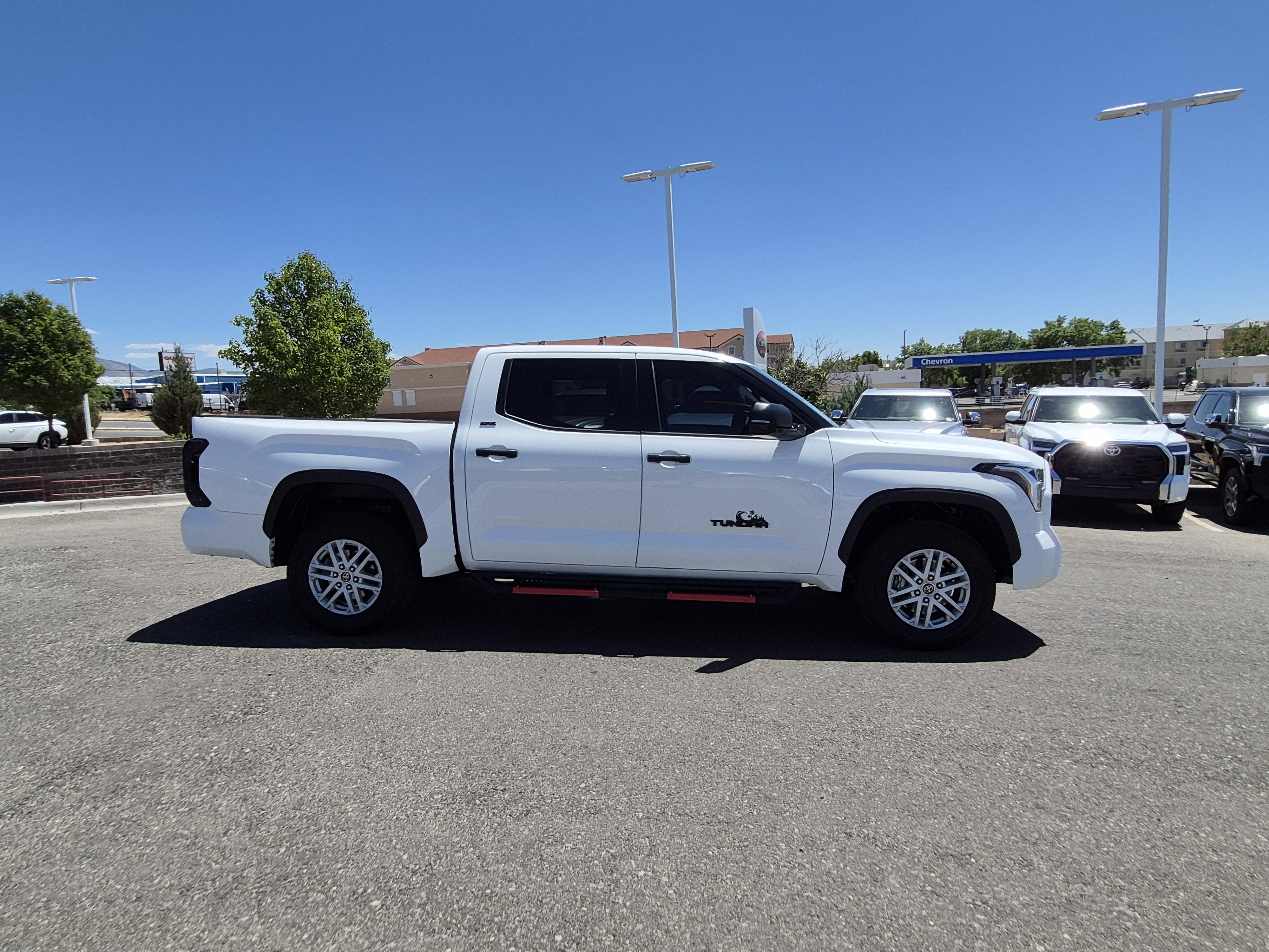 Used 2023 Toyota Tundra SR5 w/ SR5 Convenience Package AWD/4WD image 6