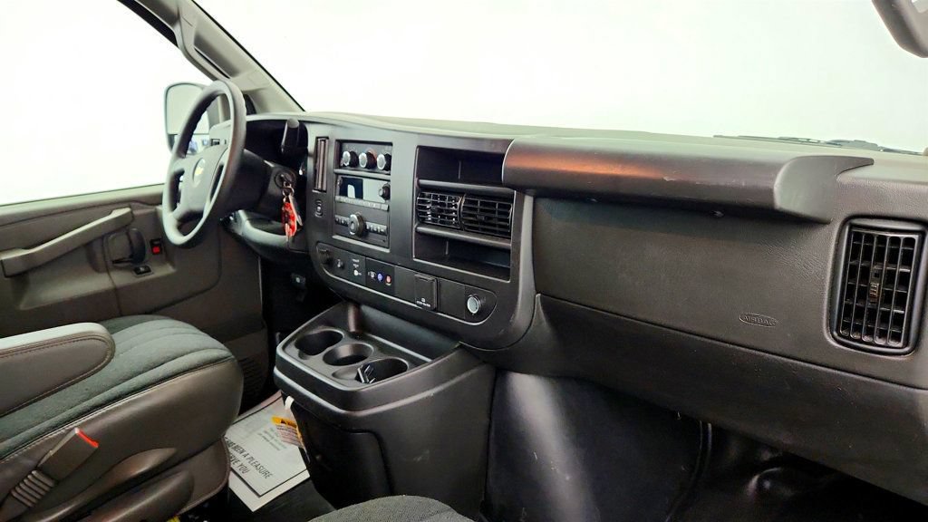 Used 2025 Chevrolet Express 2500 w/ Driver Convenience Package RWD image 27