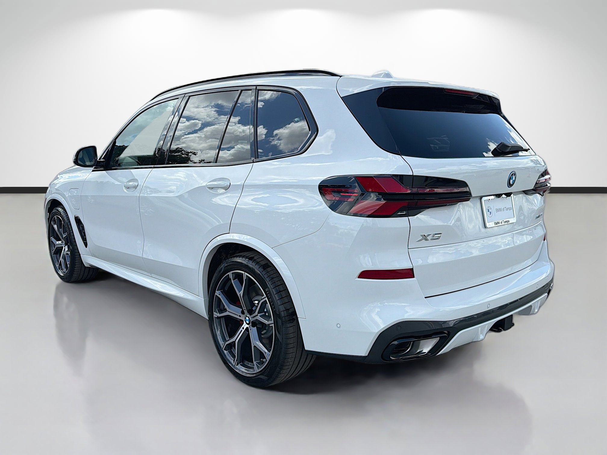 New 2026 BMW X5 xDrive50e w/ Executive Package AWD/4WD image 5