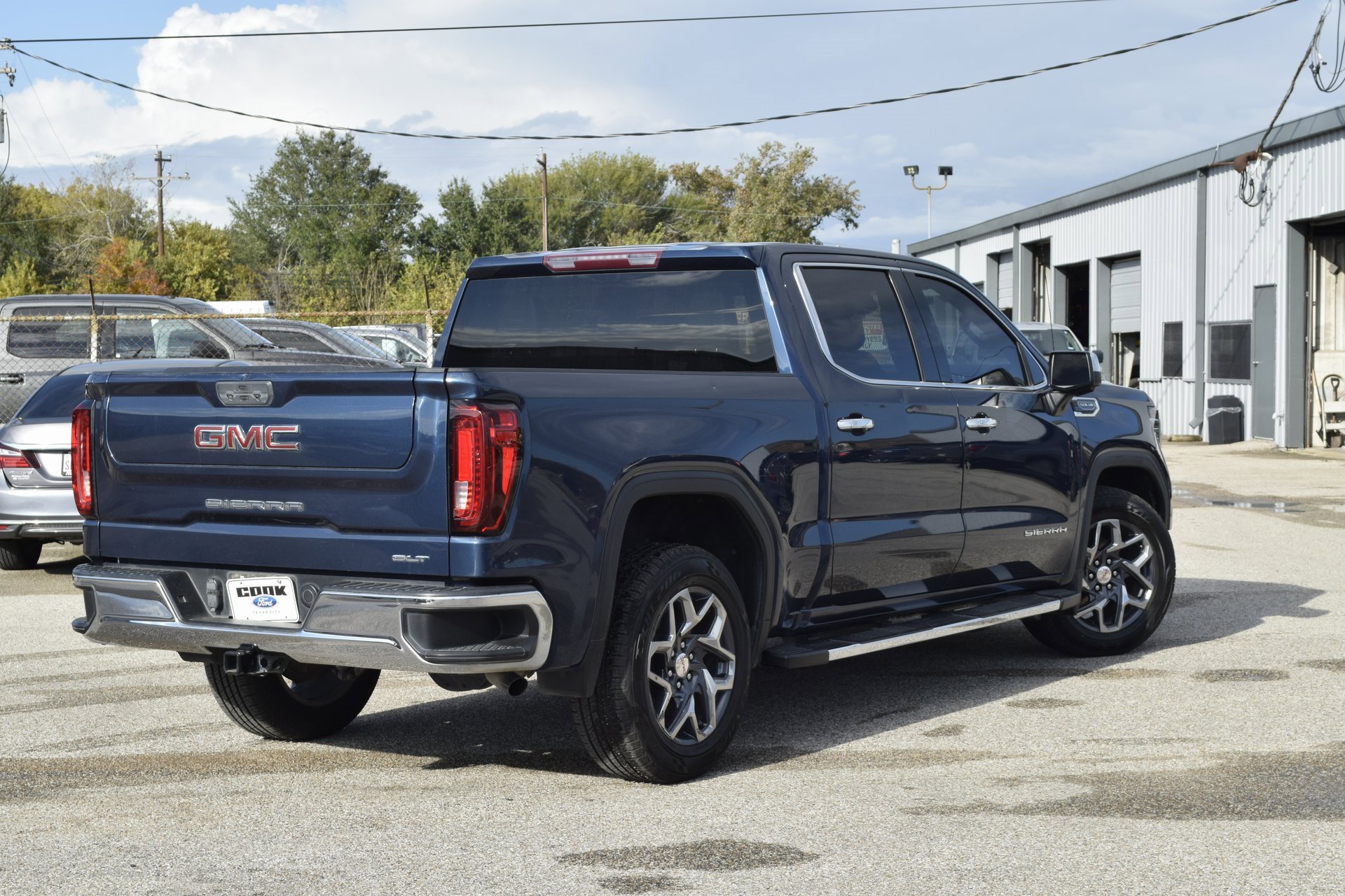 Used 2022 GMC Sierra 1500 SLT w/ SLT Convenience Package image 10