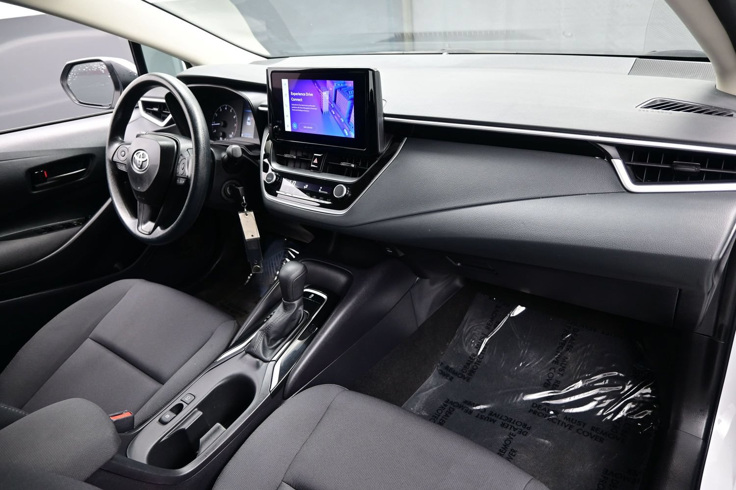 Used 2025 Toyota Corolla LE FWD image 14