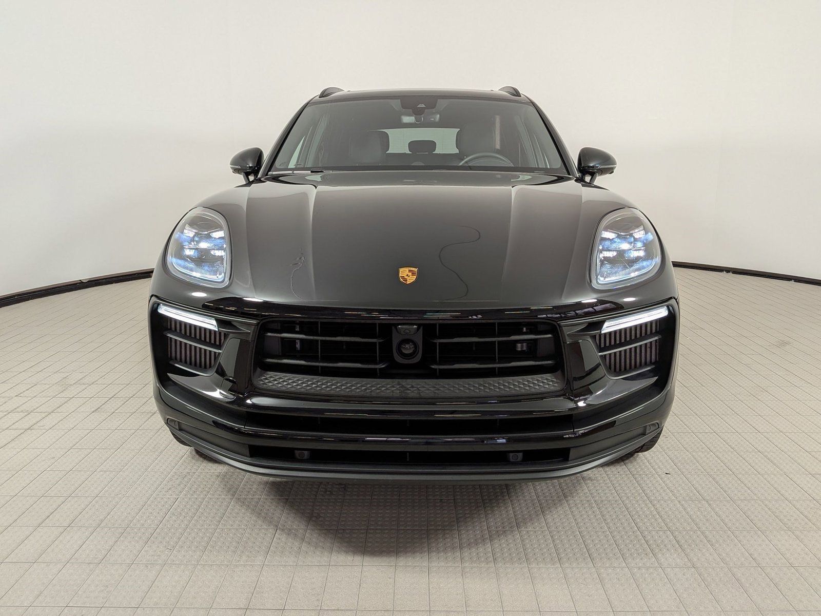 Certified 2025 Porsche Macan S AWD/4WD image 6