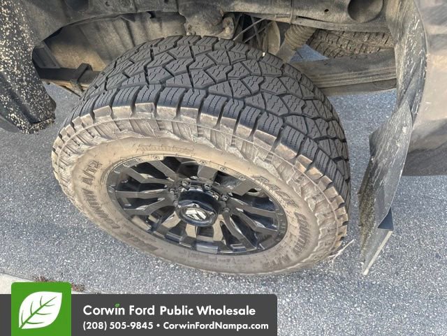 Used 2011 GMC Sierra 2500 Denali w/ Suspension Package, Off-Road AWD/4WD image 9