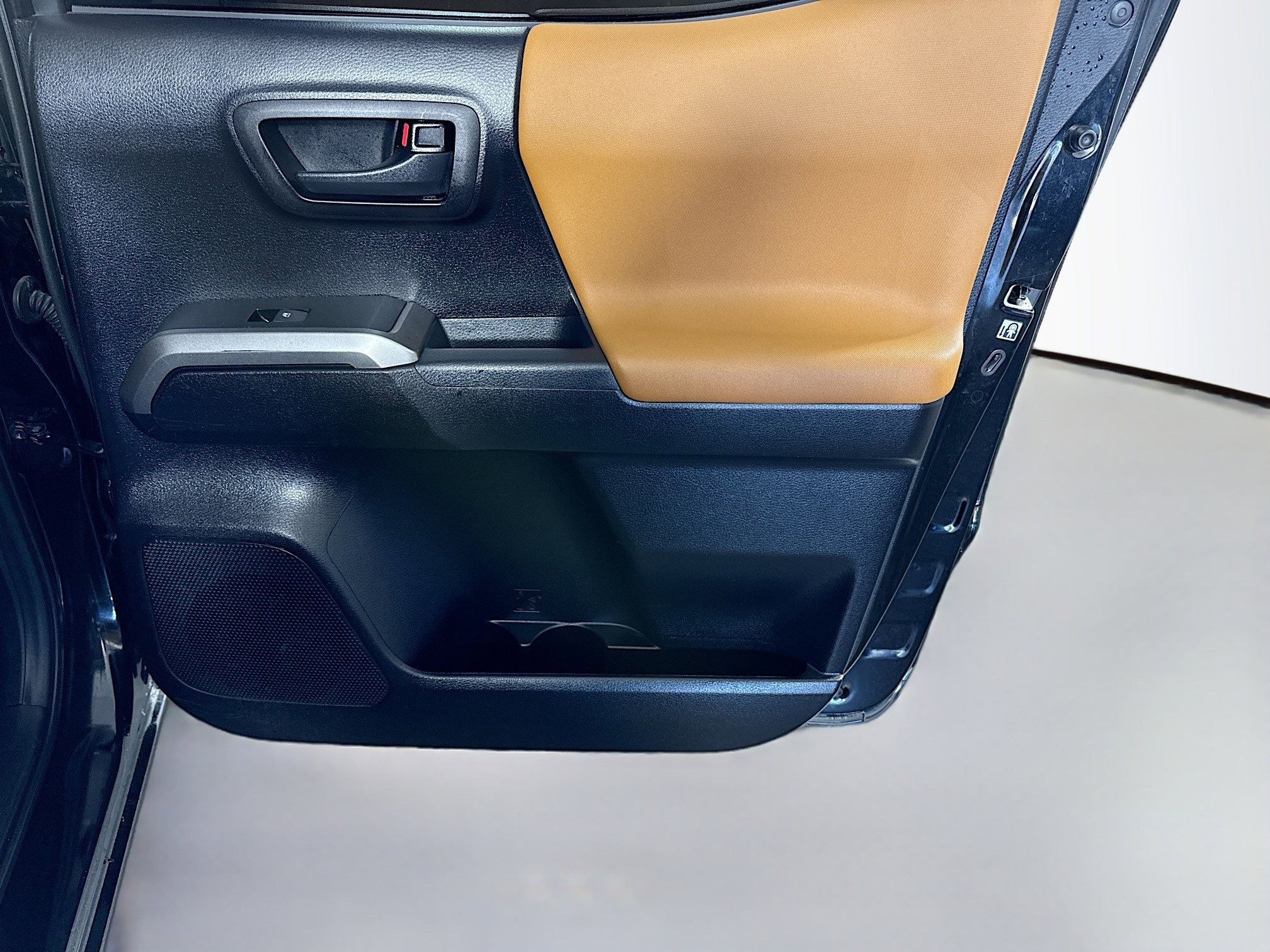 Used 2019 Toyota Tacoma SR5 image 27