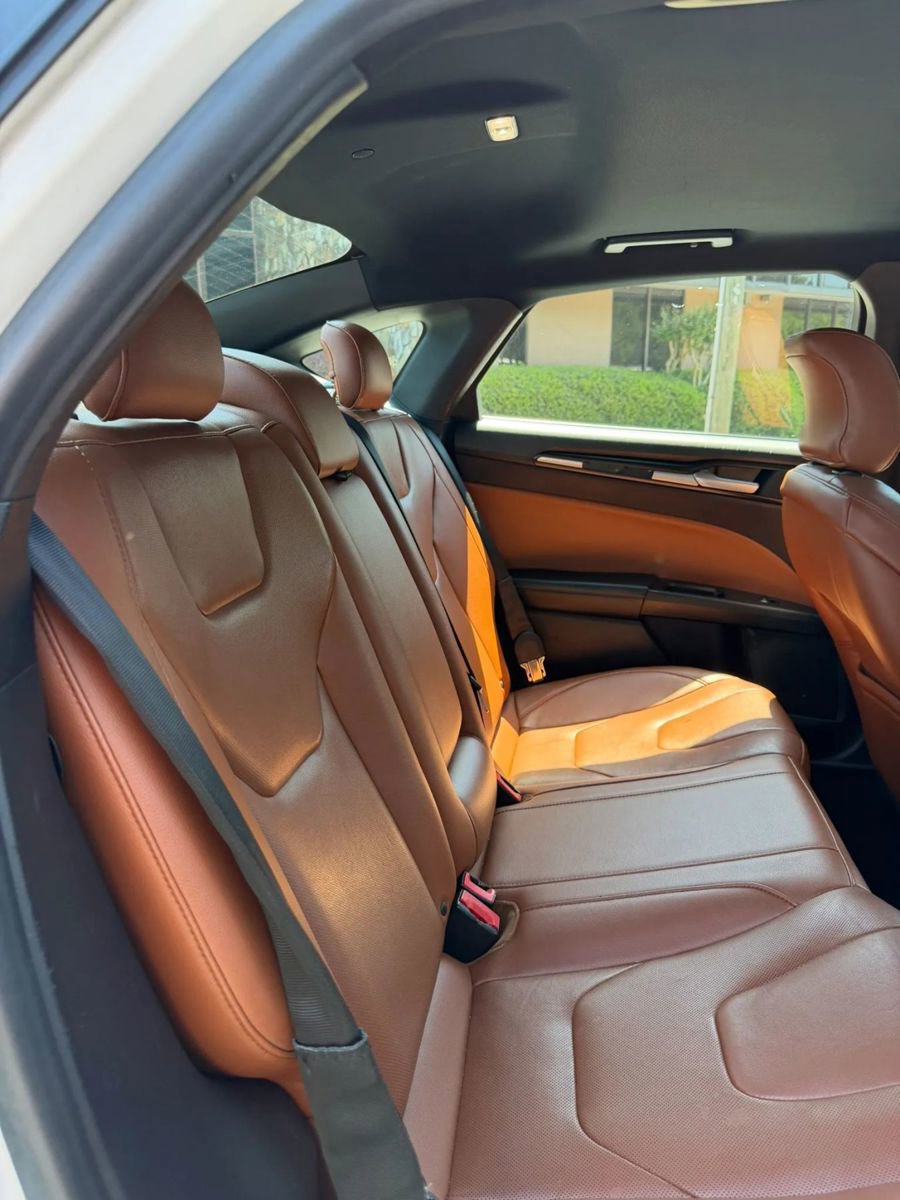 Used 2019 Ford Fusion Titanium image 11