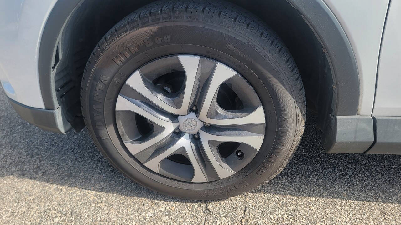 Used 2016 Toyota RAV4 LE FWD image 13