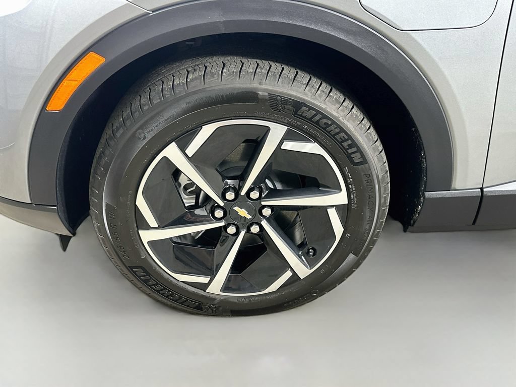 Used 2025 Chevrolet Equinox EV LT FWD image 8