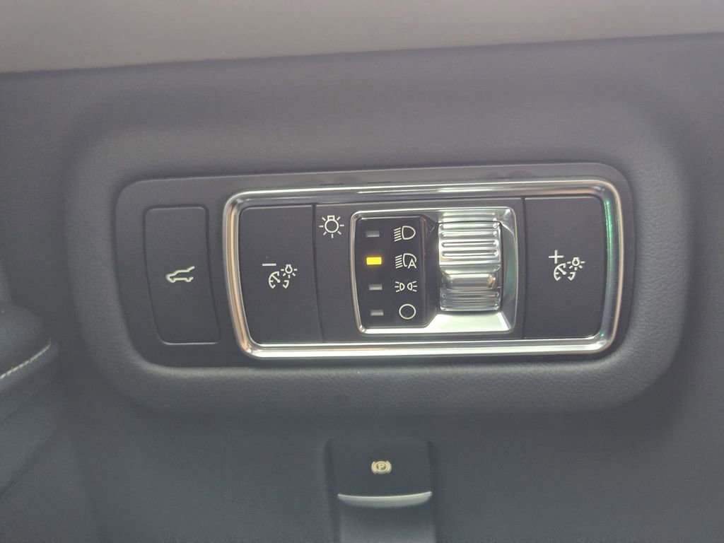 Used 2024 Lincoln Nautilus Reserve w/ Equipment Group 202A image 26