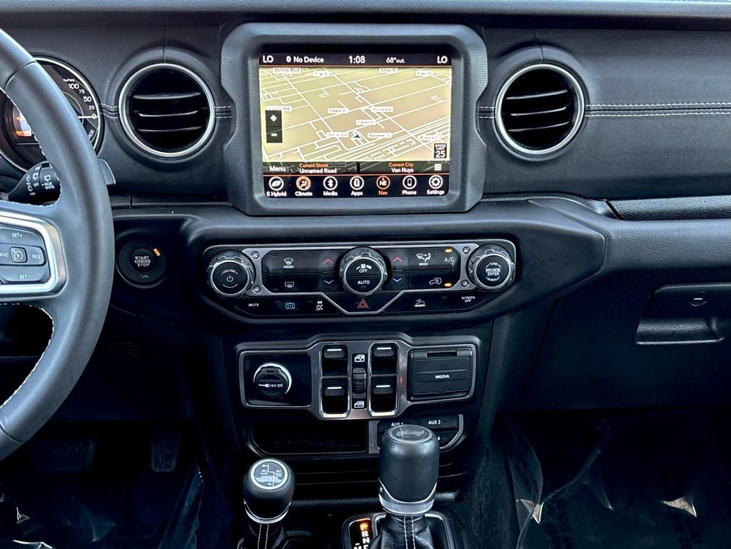 Used 2023 Jeep Wrangler Unlimited Sahara AWD/4WD image 17