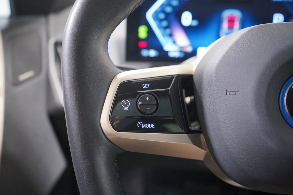 Used 2023 BMW iX xDrive50 w/ Premium Package image 18