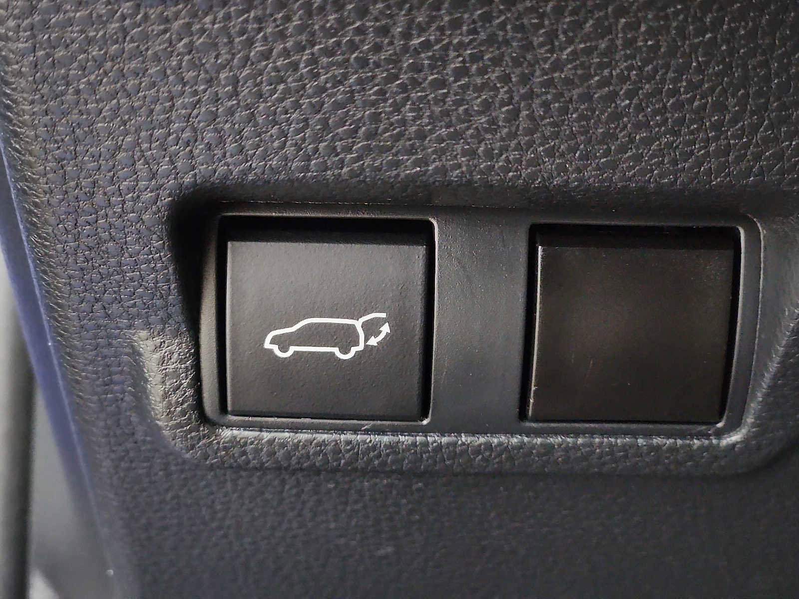 Used 2024 Toyota Corolla Cross XLE image 26