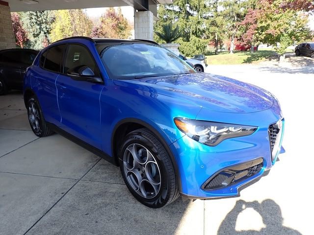 New 2025 Alfa Romeo Stelvio Sprint w/ Convenience Package image 9