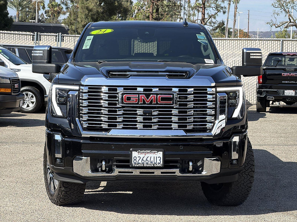 Used 2024 GMC Sierra 2500 Denali w/ Denali Reserve Package AWD/4WD image 2