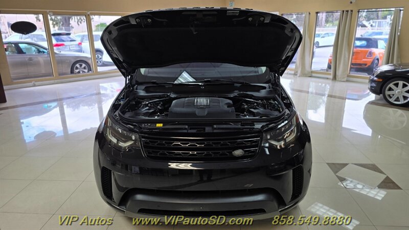 Used 2017 Land Rover Discovery First Edition AWD/4WD image 10