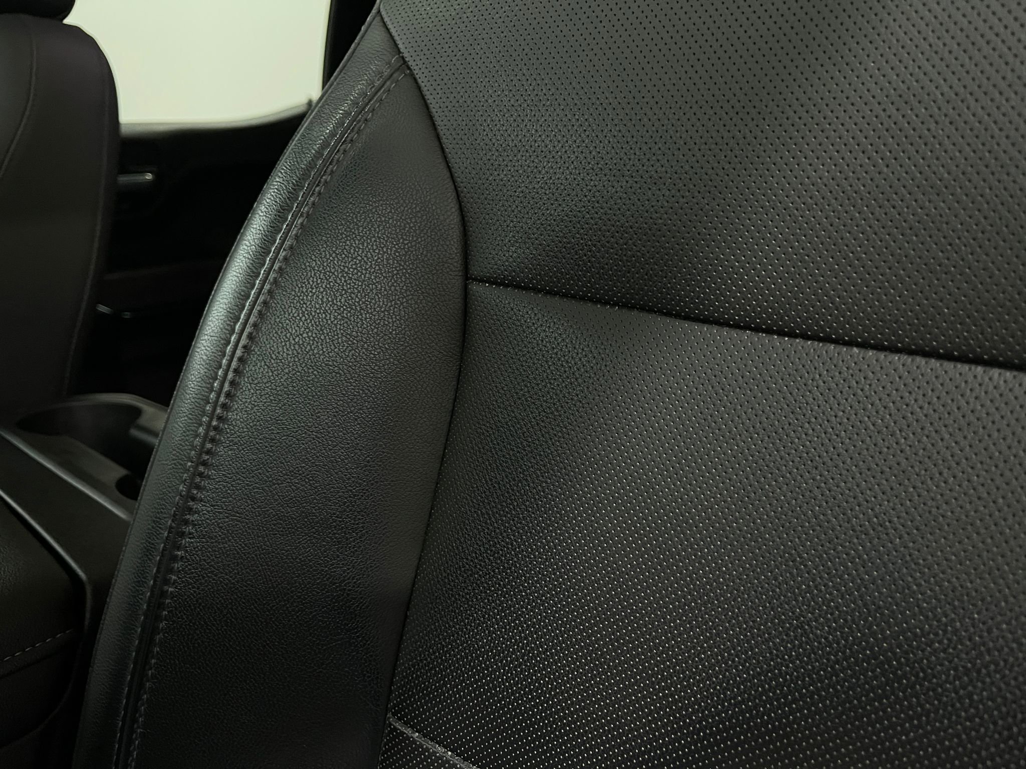 Used 2020 Chevrolet Silverado 1500 LTZ w/ LTZ Premium Package image 20