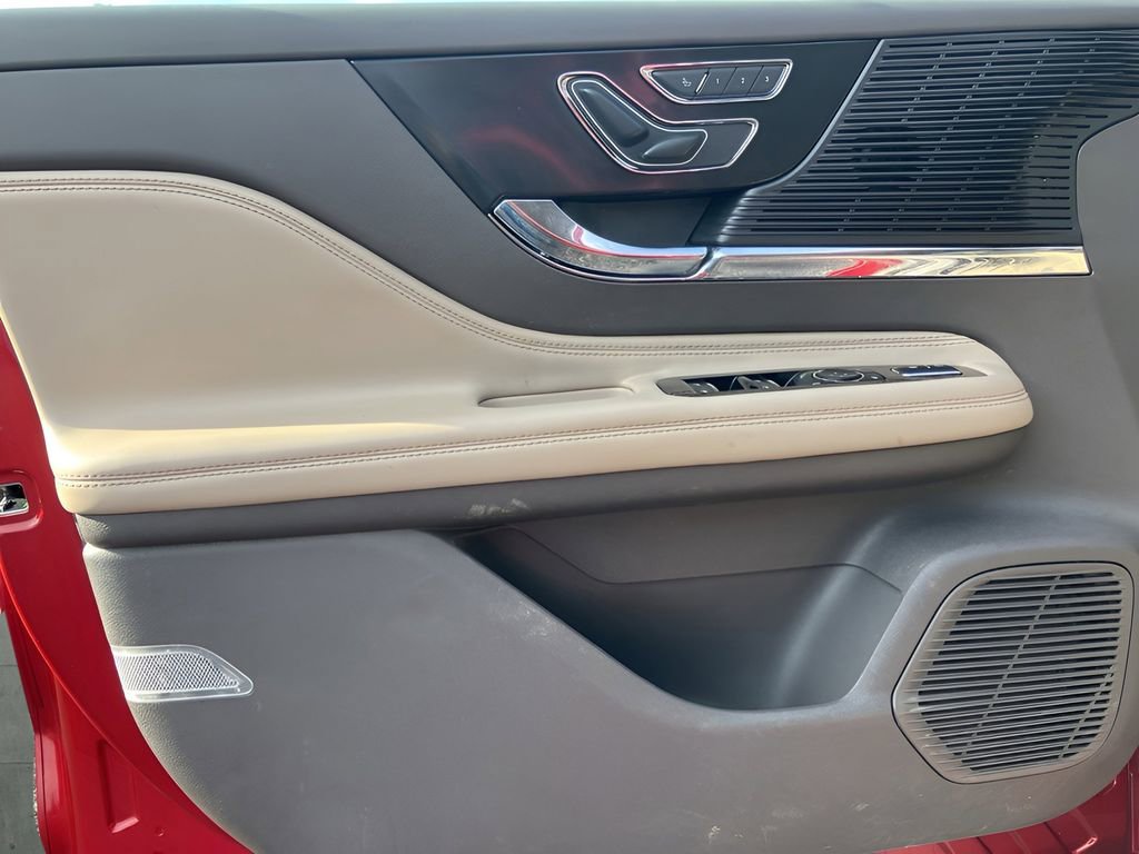 Used 2022 Lincoln Corsair Reserve w/ Elements Package image 37