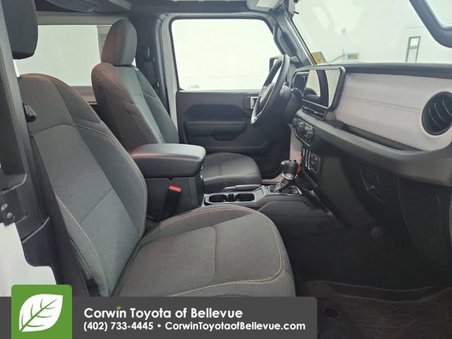 Used 2025 Jeep Wrangler Sport image 32