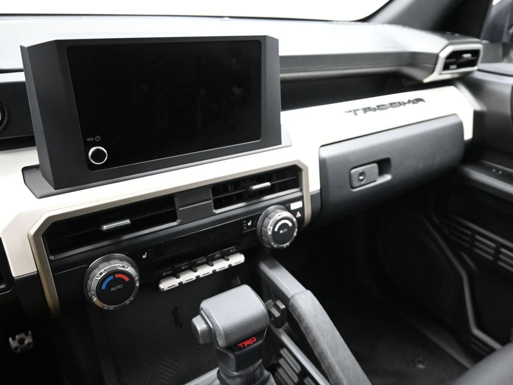 Used 2024 Toyota Tacoma TRD Sport AWD/4WD image 16